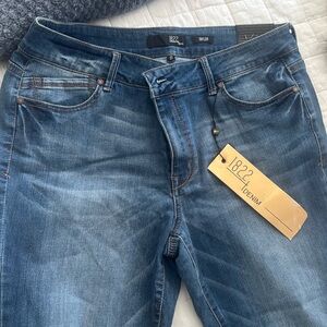 1822 Taylor Jeans